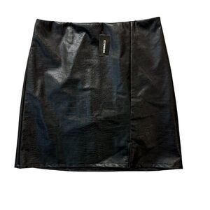 Express Faux Leather Croc Embossed Mini Skirt Side Zip Y2K Vibes Black Size 8